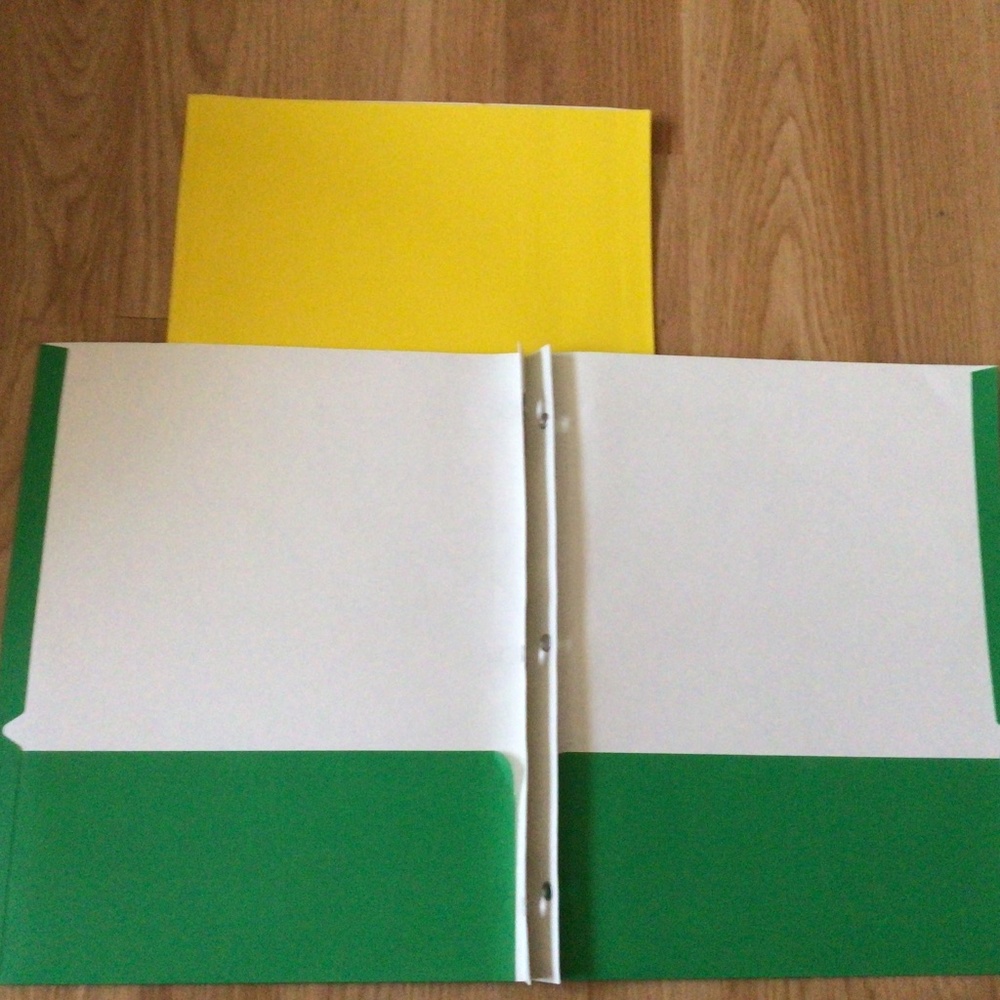 2 folders - Picture 2 of 3